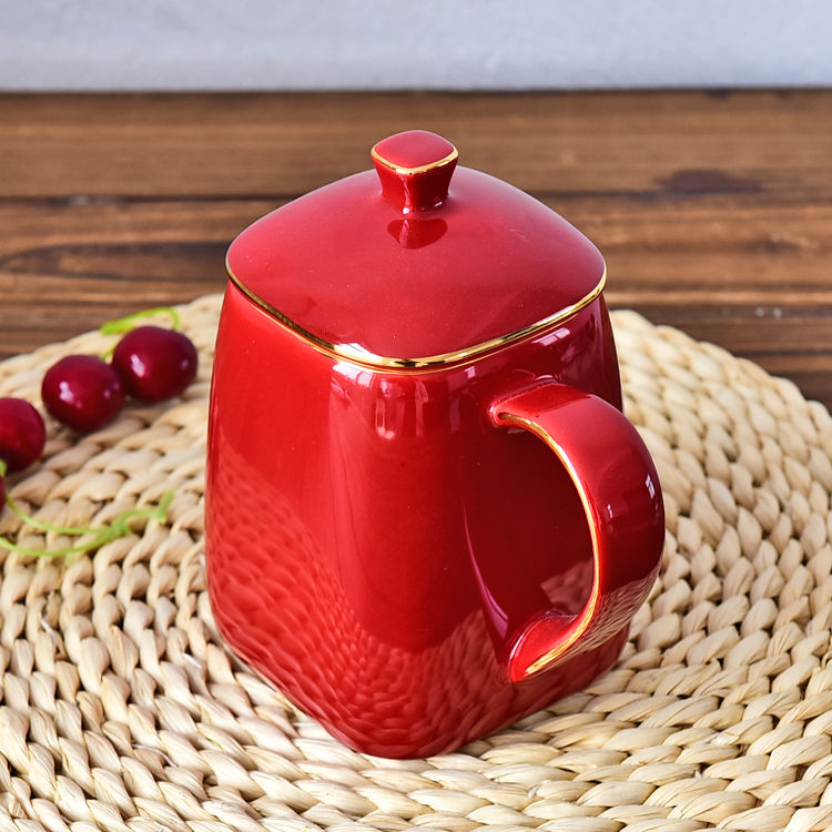 Red Glazed Bone China Covered Cup
