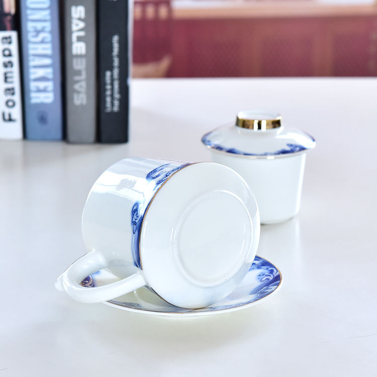 Mountain and Water Bone China Tea Strainer Covered Cup