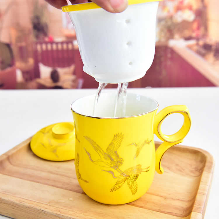 Ruyi Bone China Tea Strainer Covered Cup