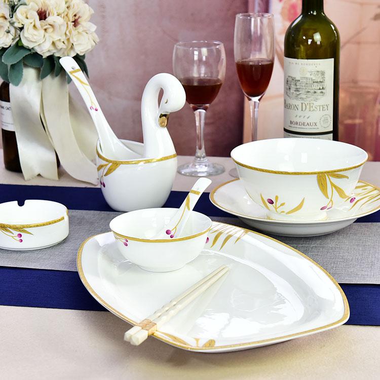 52-piece Porcelain Dinnerware