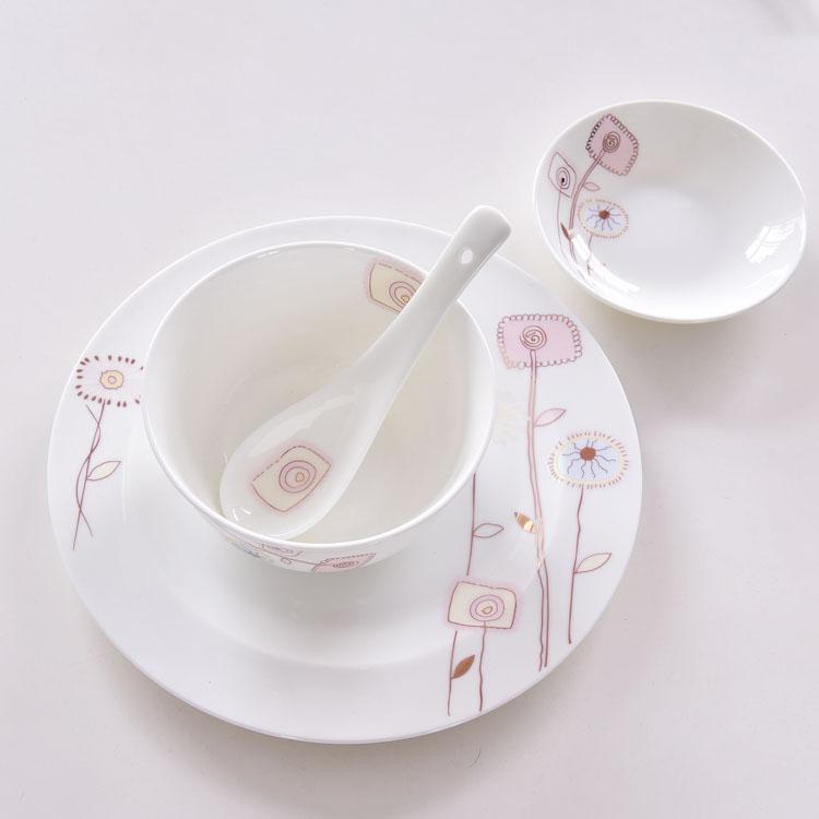 Chic Lifestyle 4-piece Porcelain Dinnerware