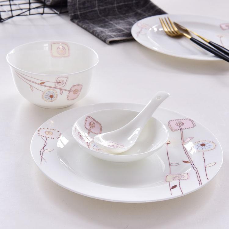 Chic Lifestyle 4-piece Porcelain Dinnerware
