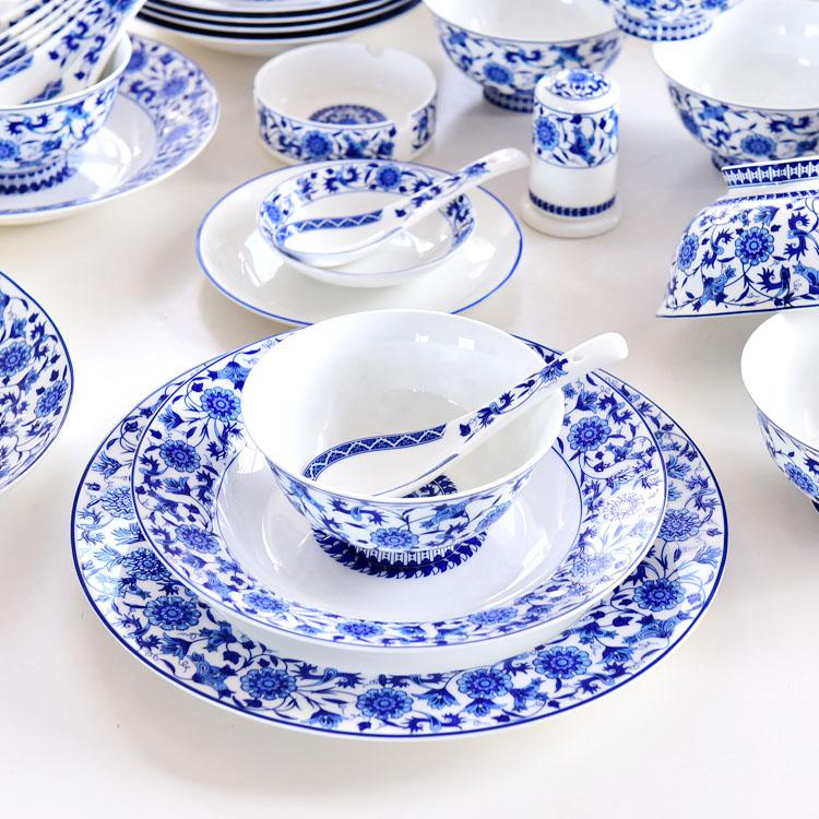 Customizable 50-piece Blue and White Porcelain Dinnerware Present Suit