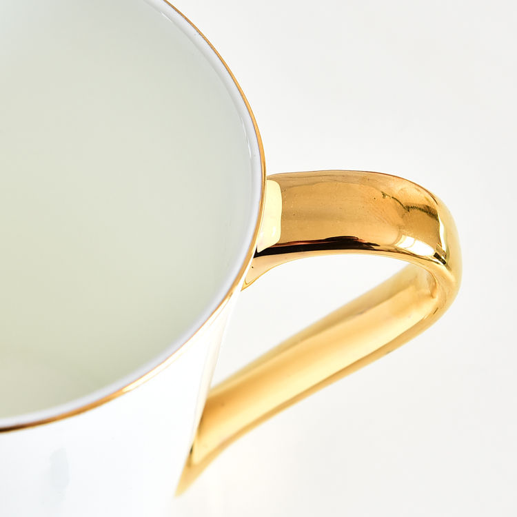 Golden Handle Medium-V Porcelain Cup
