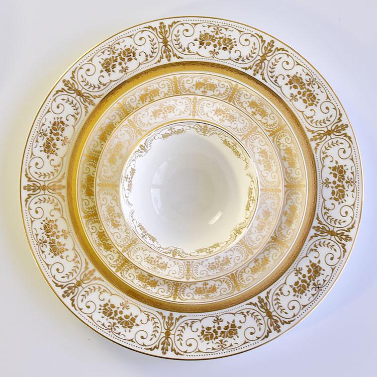 Relief Golden Porcelain Dinnerware Present Suit