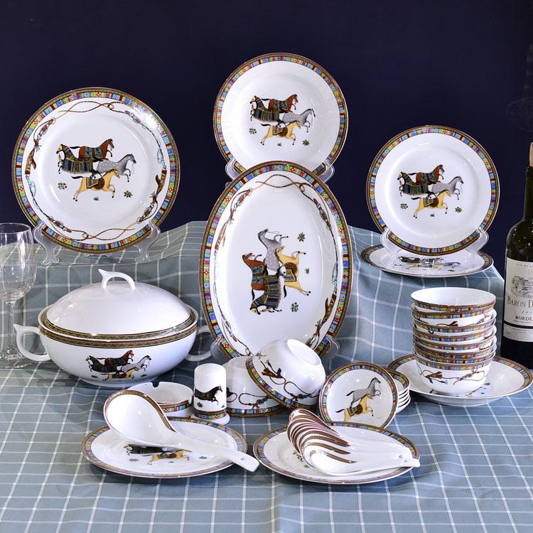Service Horse Porcelain Dinnerware Present Suit