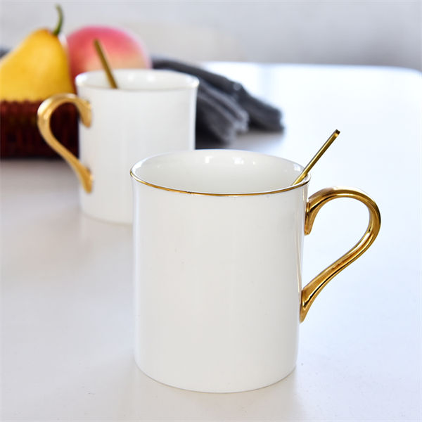 Golden Handle Porcelain Mug 1