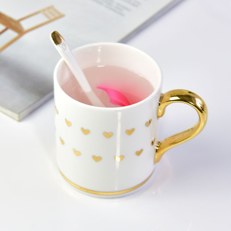Golden Handle Porcelain Mug 2