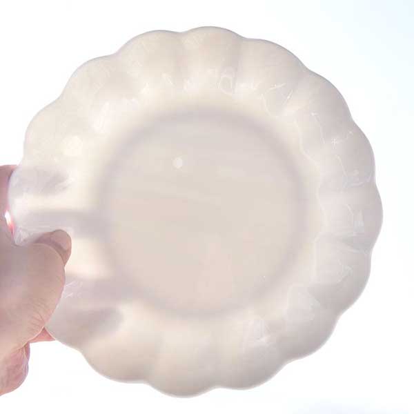 Customizable White 8 Inch Porcelain Wave Rimmed Plate