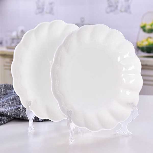 Customizable White 8 Inch Porcelain Wave Rimmed Plate