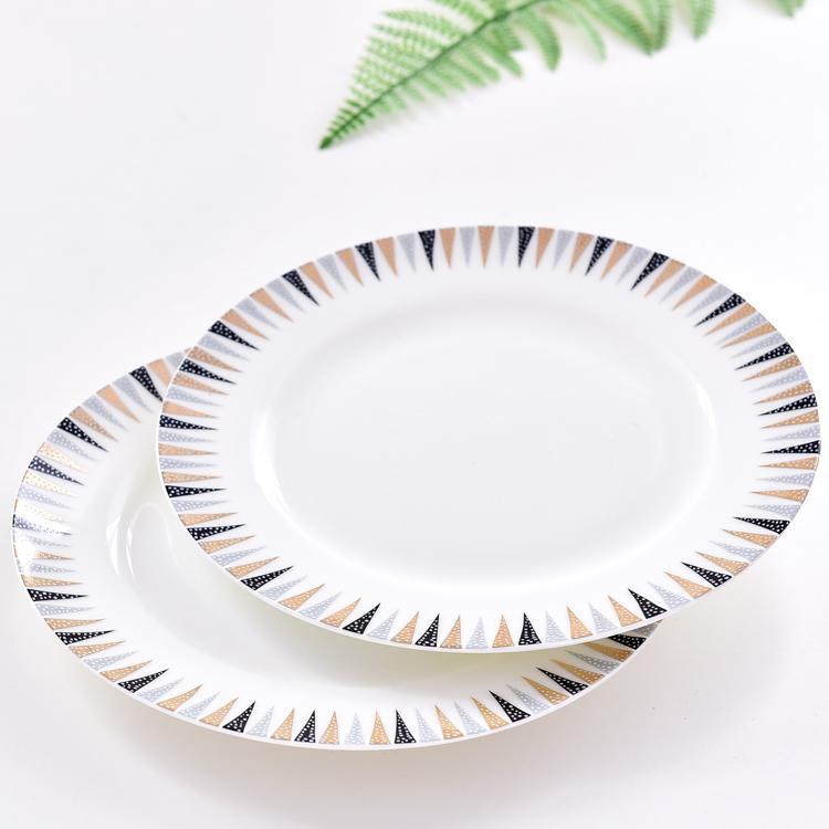Porcelain Geometry 8 Inch Flat Plate