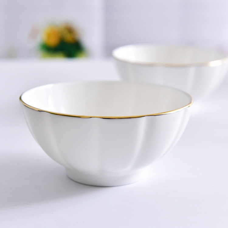 Material Comparison: Bone China Bowls vs. Porcelain Bowls – Which is Better for Your Dining Table? (Pros & Cons Analysis)