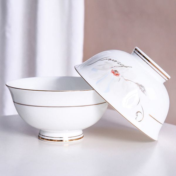 Can Porcelain Bowls Go in the Microwave? The Authoritative Answer & Safety Guide