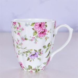 Can You Put Boiling Water in a Porcelain Mug? Safety Guide