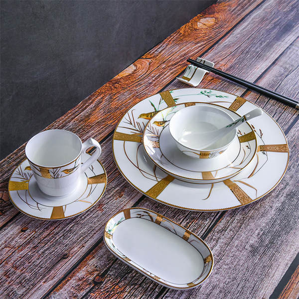 Why Do Porcelain Dinnerware Prices Vary? Key Factors Explained